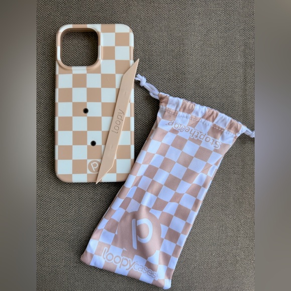 Loopy Case Beige Checkered Phone15 Pro Max Case - Picture 1 of 2